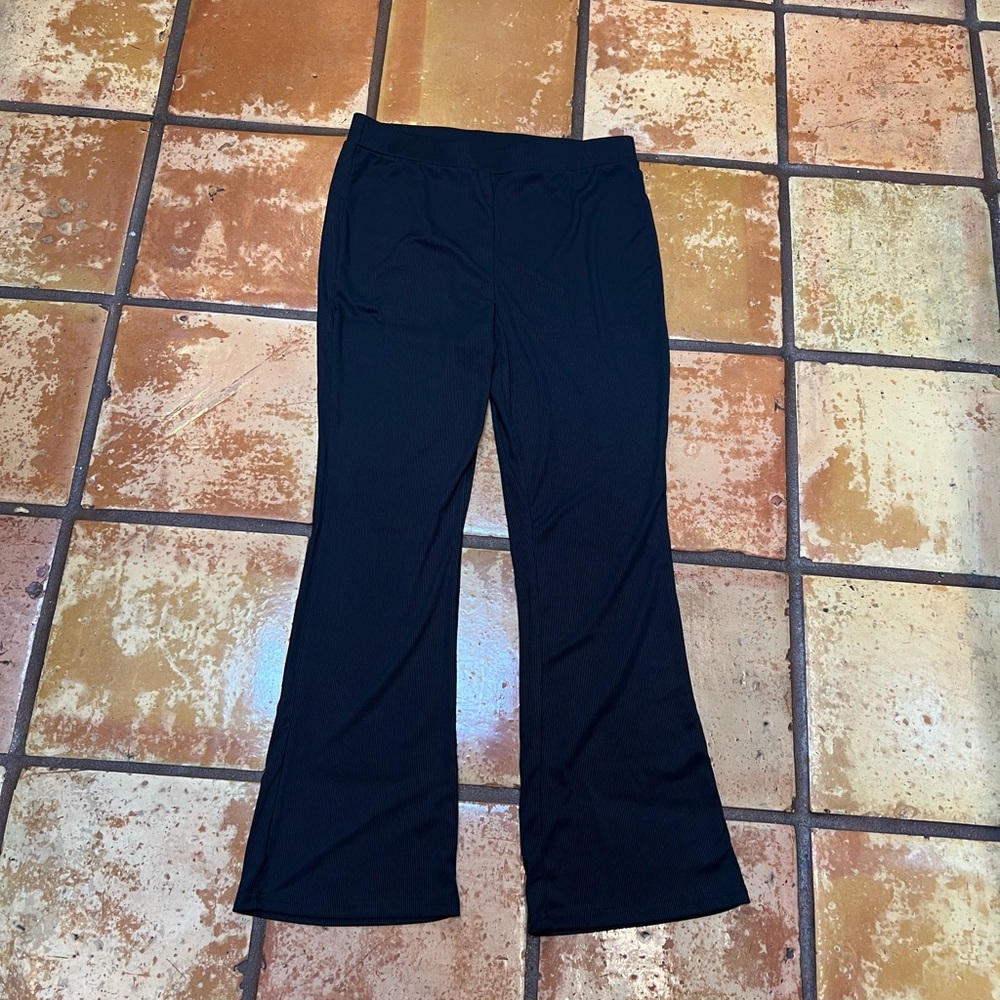 SHEIN Flare Ribbed Legging